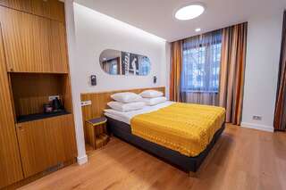 Отель Hestia Hotel Kentmanni Таллин Двухместный номер Делюкс с 1 кроватью или 2 отдельными кроватями-1